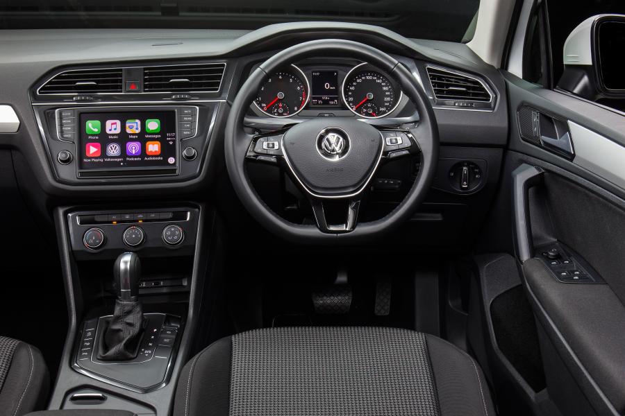 Панель приборов Volkswagen Tiguan Trendline 2016 года  (AU) (фото 6 из 30)